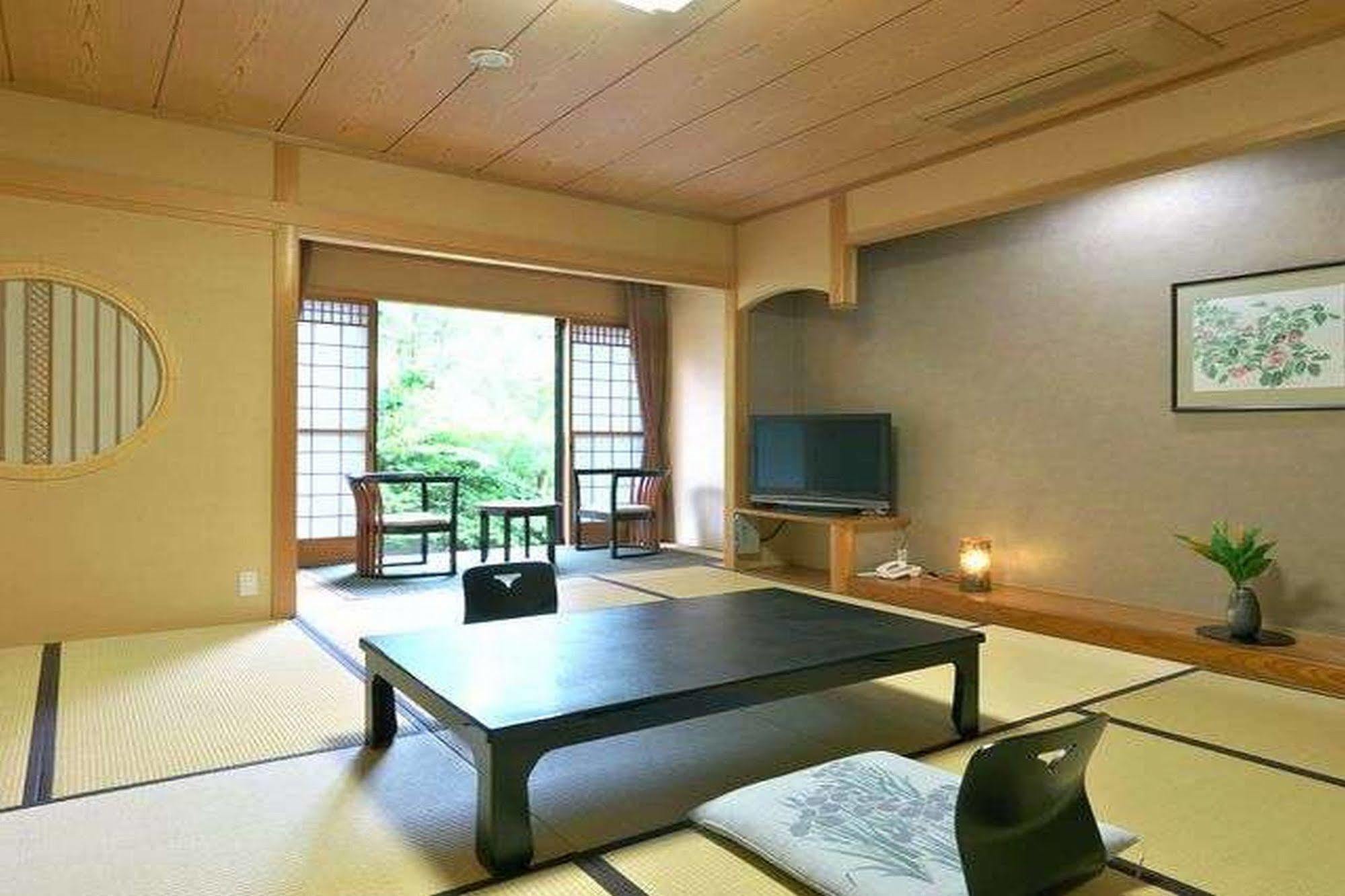 Yuraku Hotel Awara Luaran gambar